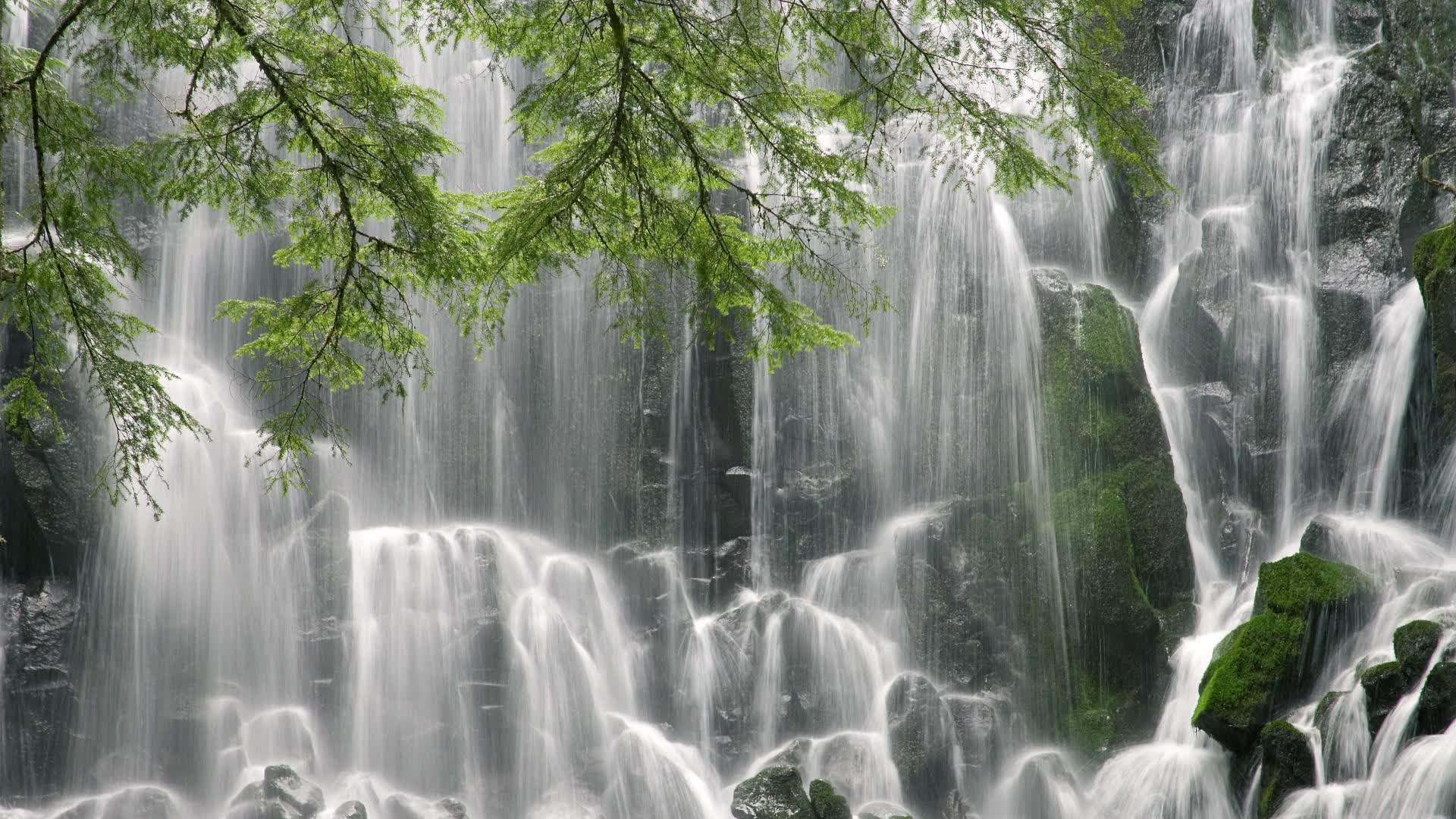世界登山接力赛：团队协作成致胜因素，国际登山联合会